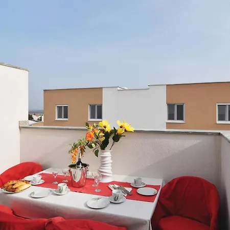 Апартаменты Amazing In With Swimming Pool *