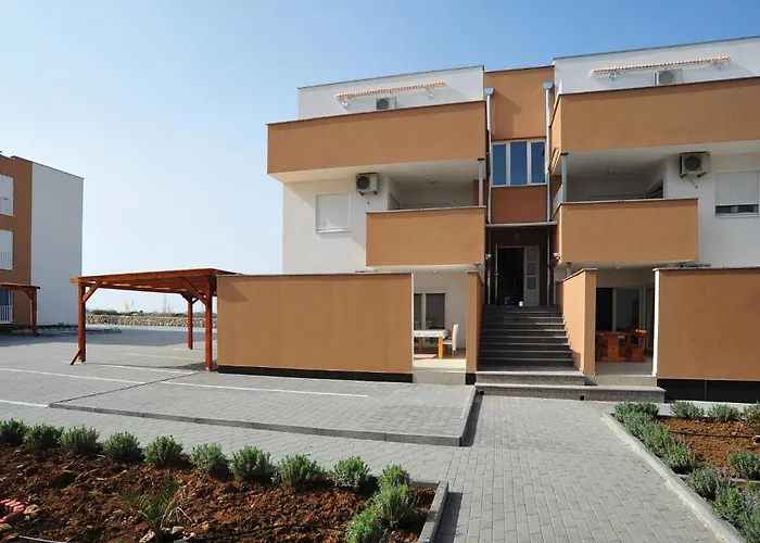 Amazing In With Swimming Pool Апартаменты