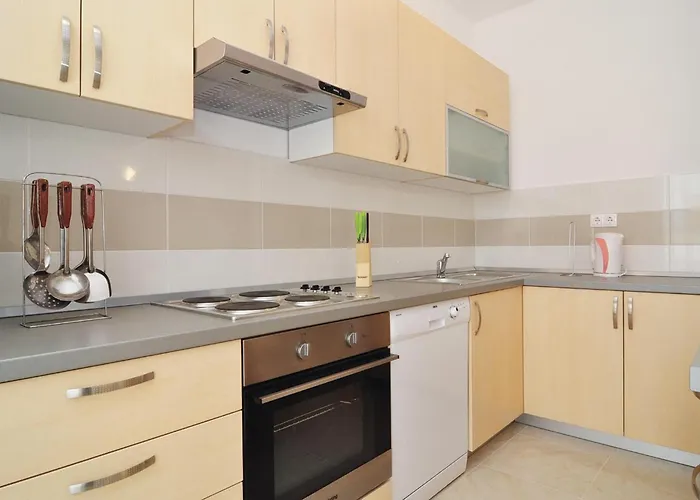 Amazing In With Swimming Pool Апартаменты