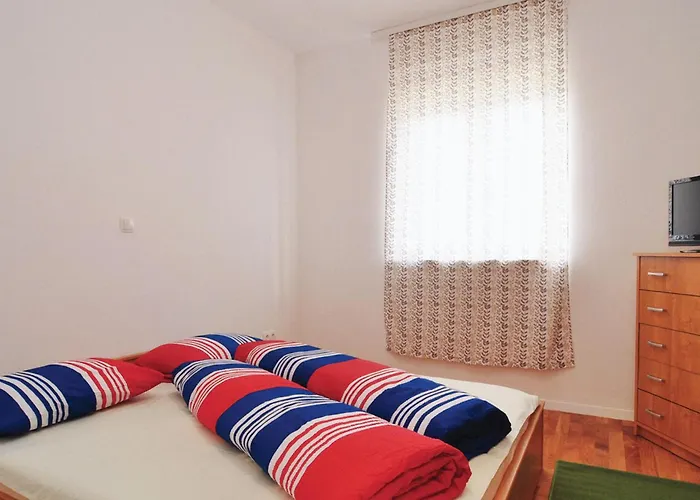 Amazing In With Swimming Pool Нин