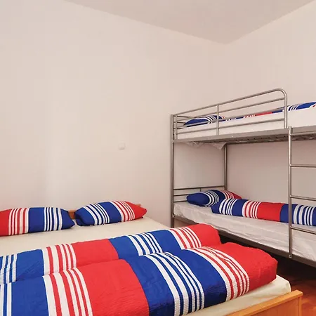 Amazing In With Swimming Pool Appartement